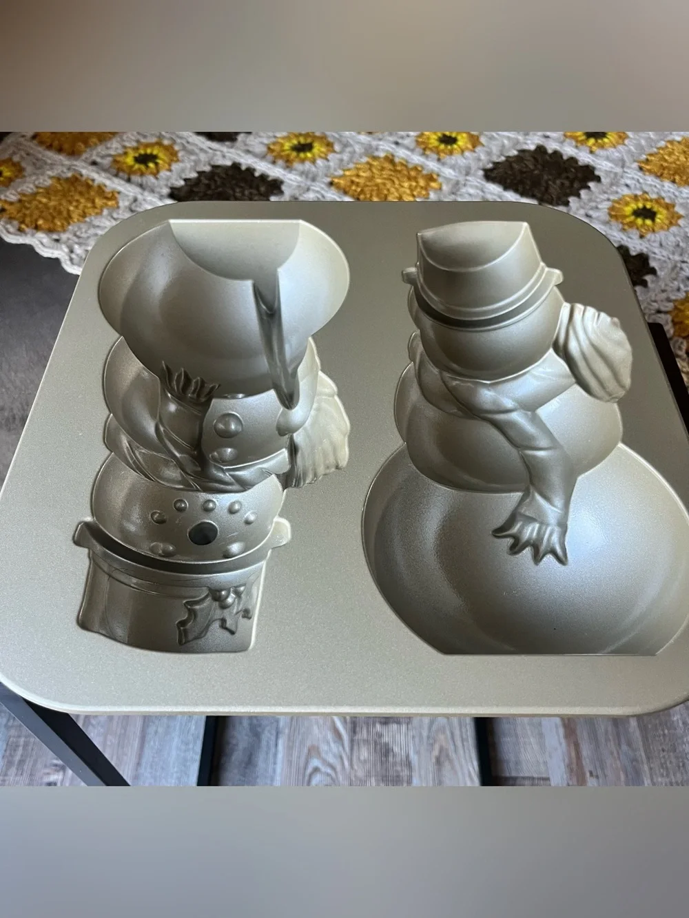 Nordic Ware Silver Snowman Cake Pan Mold 10 Cup